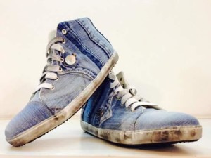 scarpa personalizzata jeans scolorito tasche