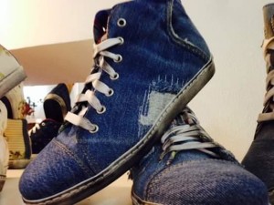 scarpa sneakers personalizzata jeand strappato